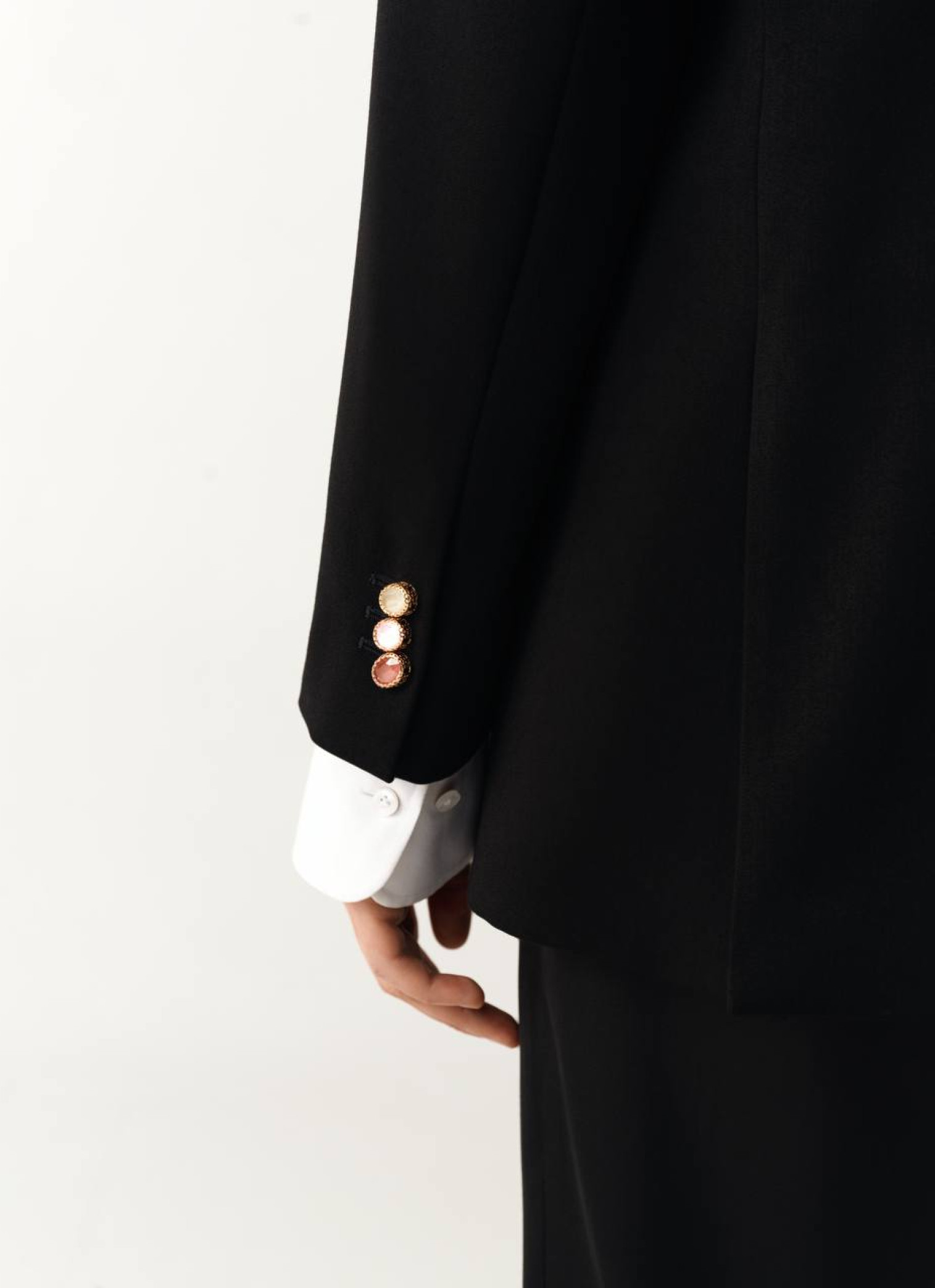 Жакет із різнокольоровим камінням